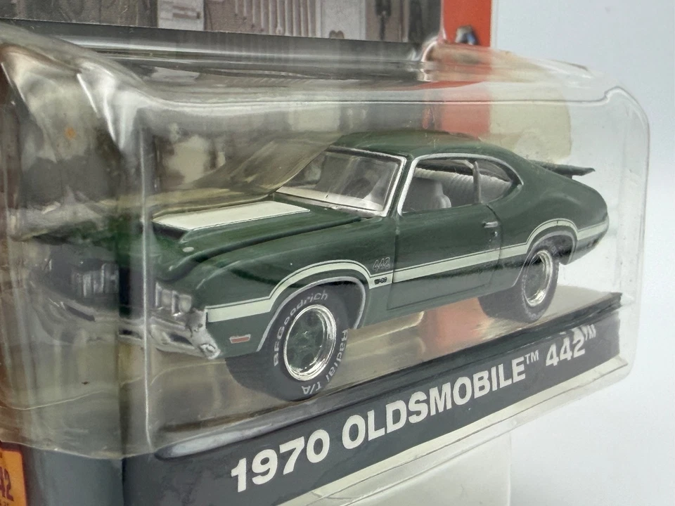 Greenlight Muscle Car Garage 1970 Oldsmobile 442, Green, 1:64, NIB - Image 3 of 4
