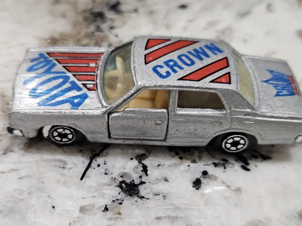 Toyota Crown 1/64 diecast vintage Yatming #1055 plateado Foto 3 de 4