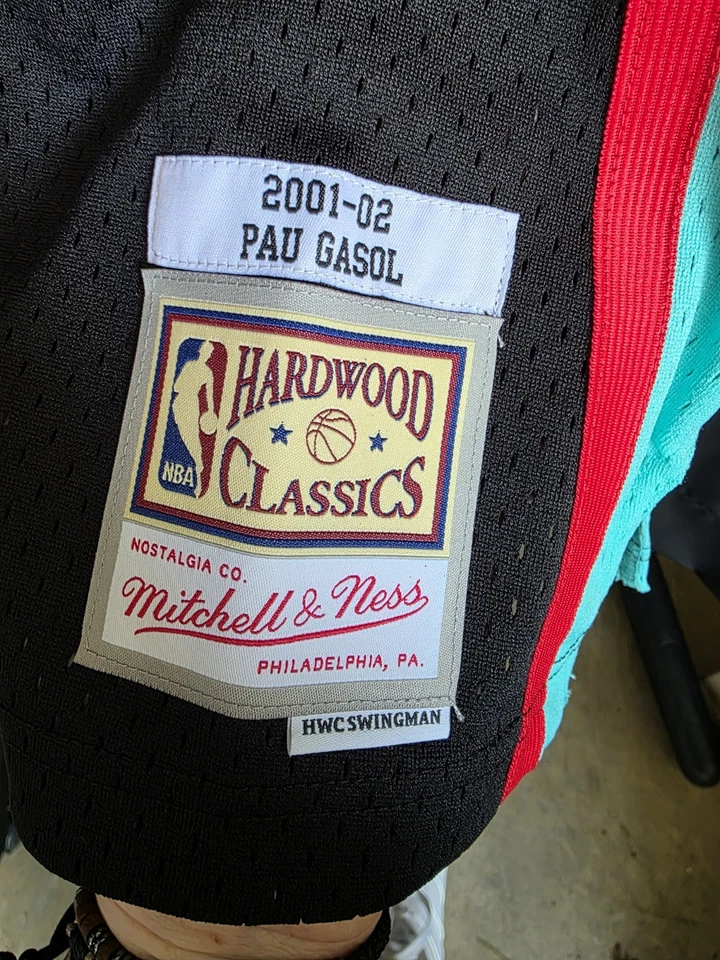 Pau Gasol Mitchell And Ness Hardwood Classic Men's Size Large Memphis Grizzlies - Image 3 of 4