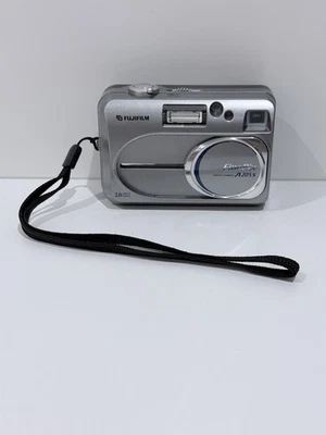 FinePix A205S Fujifilm 2.0MP Digital Camera Silver - Tested