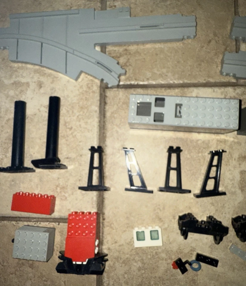 LEGO MONORAIL 6990 TRANSPORT SYSTEM   TRACK, Battery pack pcs, Wheels, supports - Image 3 of 4