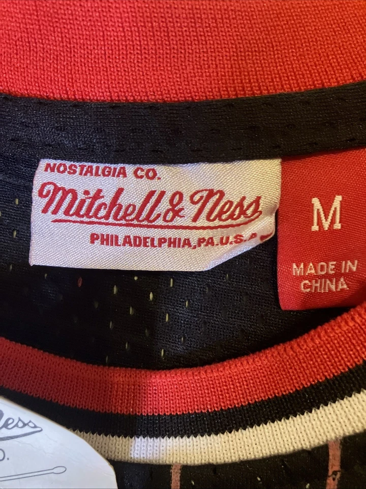 Michael Jordan Chicago Bulls Jersey Mitchell & Ness 1996-97 Hardwood Classics 40 - Image 3 of 4