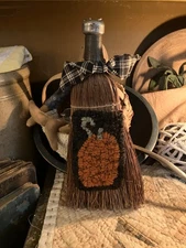 PRIMITIVE~FOLK ART~Handmade~Wool Rug Hooking~Fall Pumpkin On Antique WhisK Broom