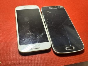 2 x Samsung Galaxy S4 mini - I9195 Smartphone defekt unvollständig