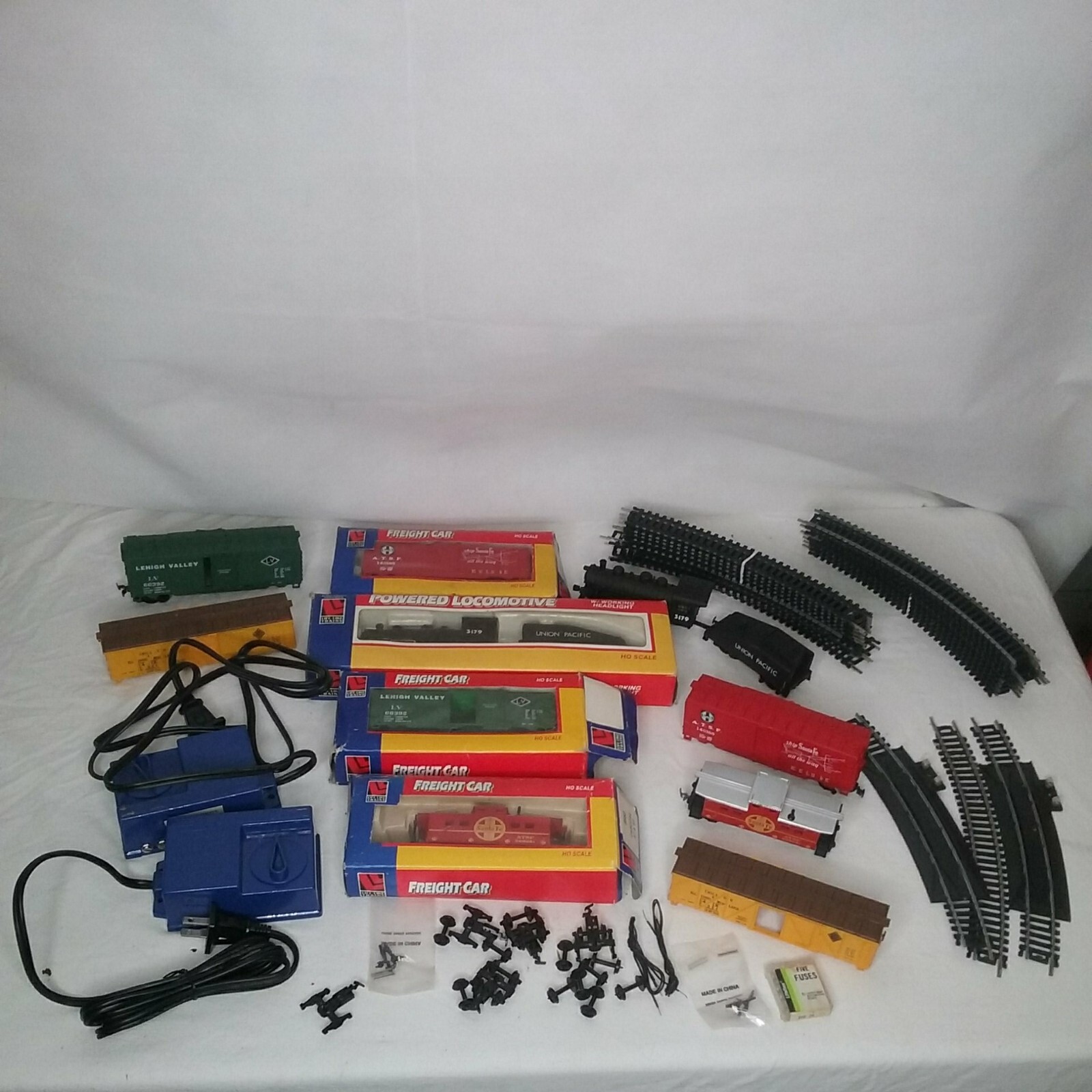 Vintage Life Like Train Set2 Transformers 2 Sets Of Trains And Tracks