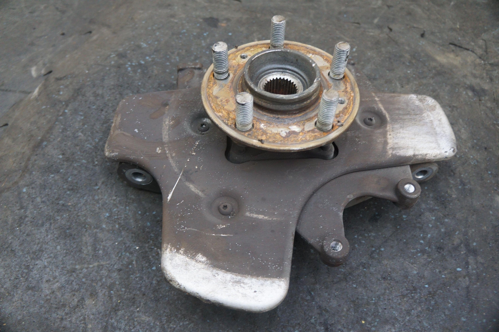 Rear Left Spindle Knuckle Hub 8d33-5a971-ab Aston Martin V8 Vantage 07 04-12