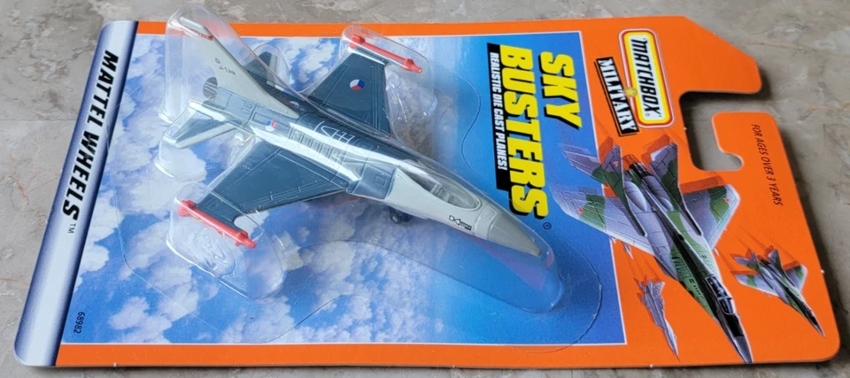 Matchbox Sky Busters Royal Netherlands Air Force RNLAF F-16 Falcon Fighter NIP - Image 3 of 4