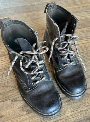 Original Doc Martins Boots. Air Wair, Men s Size 6. In Excellent Shape!! Classic