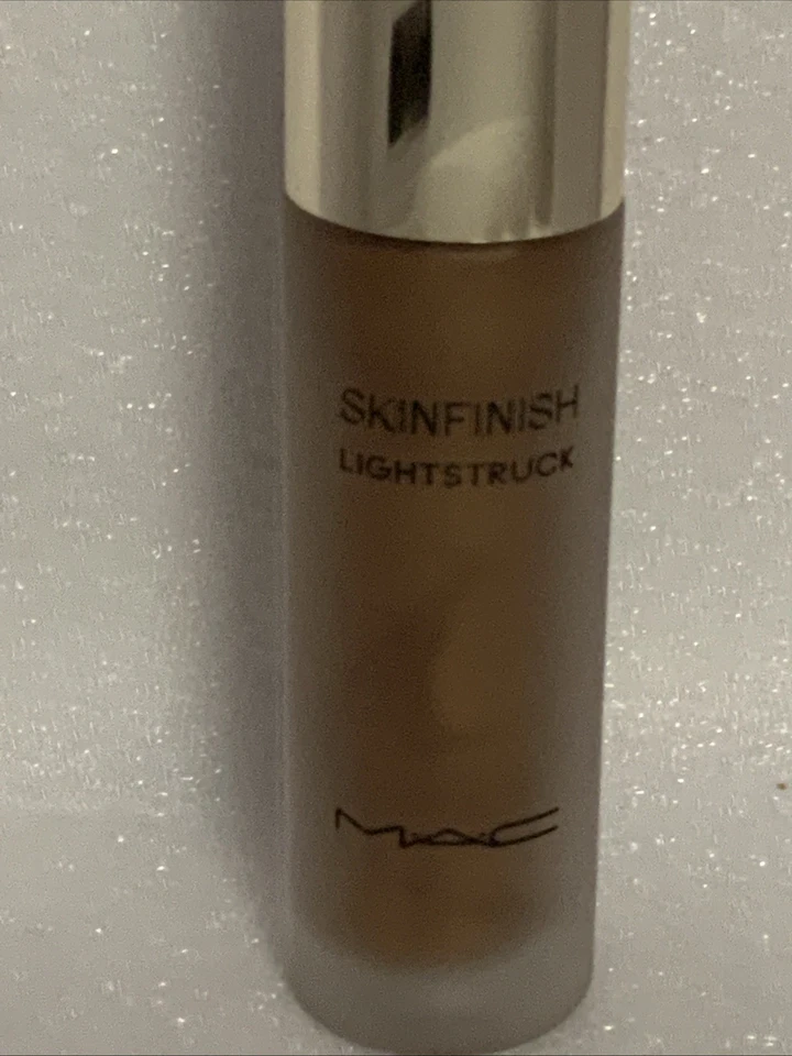 Mac cosmetics Skinfinish Lightstruck Liquid Highlighter | Bronze Glaze | RRP £32 - Image 2 of 4
