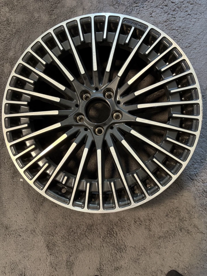 8,5 x 20 ET50,5 Original Mercedes AMG Alufelge EQA EQB H243 X243 A2434010600 - Bild 1 von 4