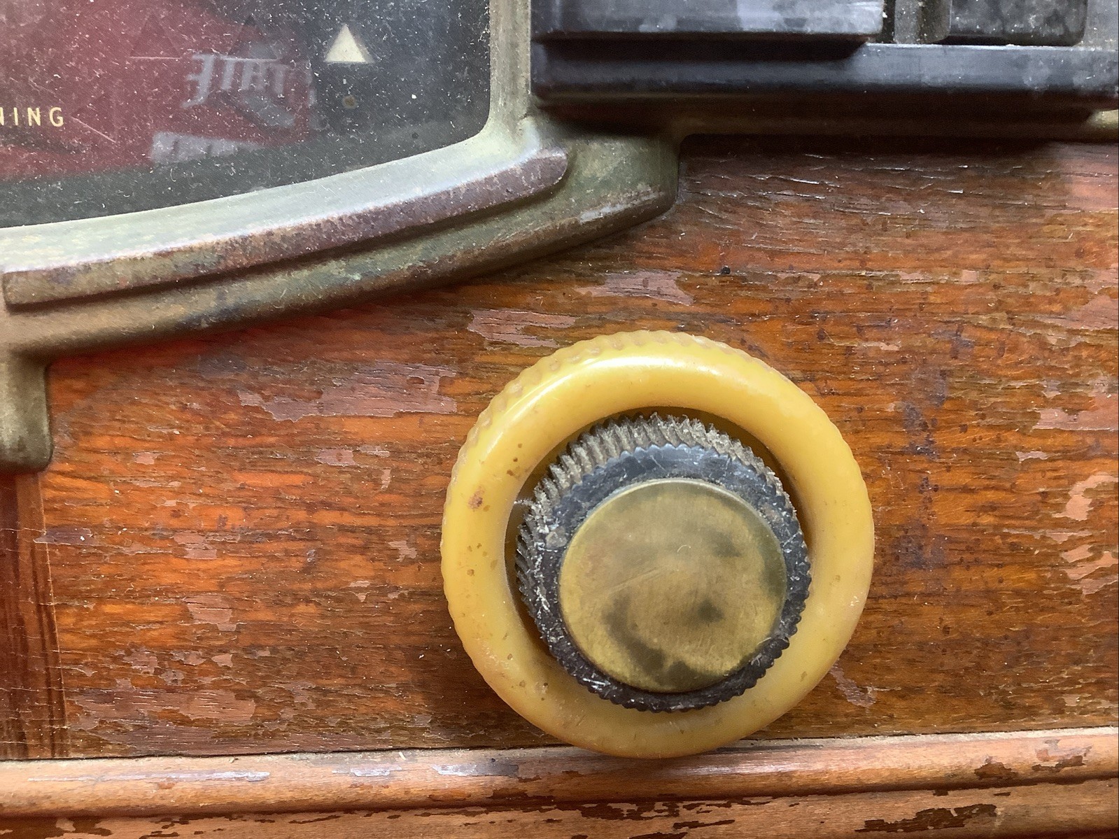 1942 ZENITH RADIO WOOD Model 7S633R Black Dial SW BC Multi Bands Automatic Solid