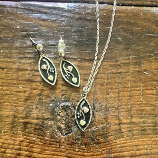 Gold Tone Black Enamel Leaf Pendant Necklace & Drop Earrings Jewelry Set