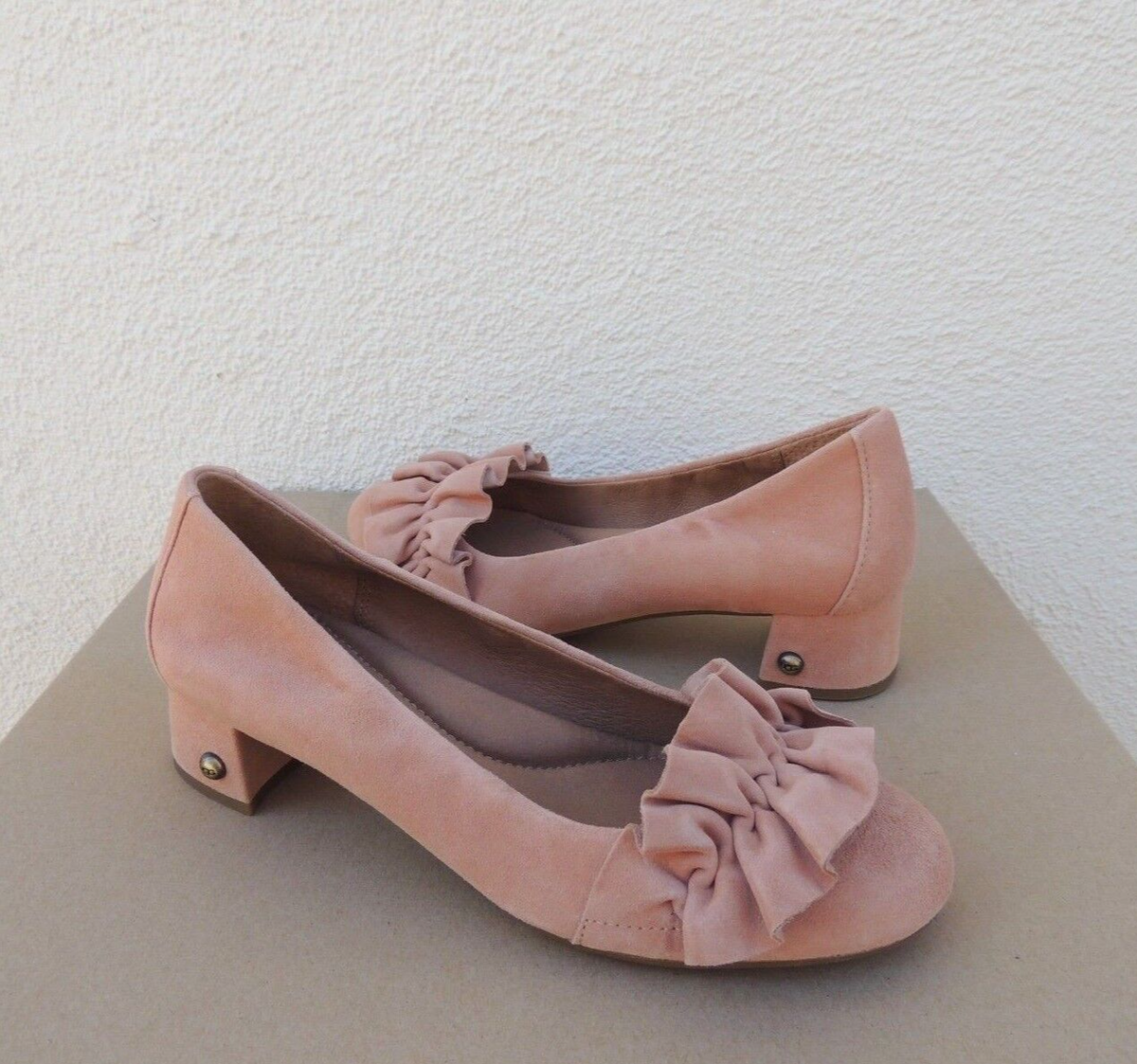 UGG 2018 SUNTAN SUEDE FIFI RUFFLE BLOCK HEELS/ SHOES, WOMEN US 6 