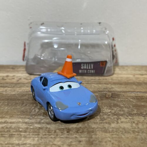 Disney Pixar Cars World Of Cars Sally With Cone - Afbeelding 1 van 7