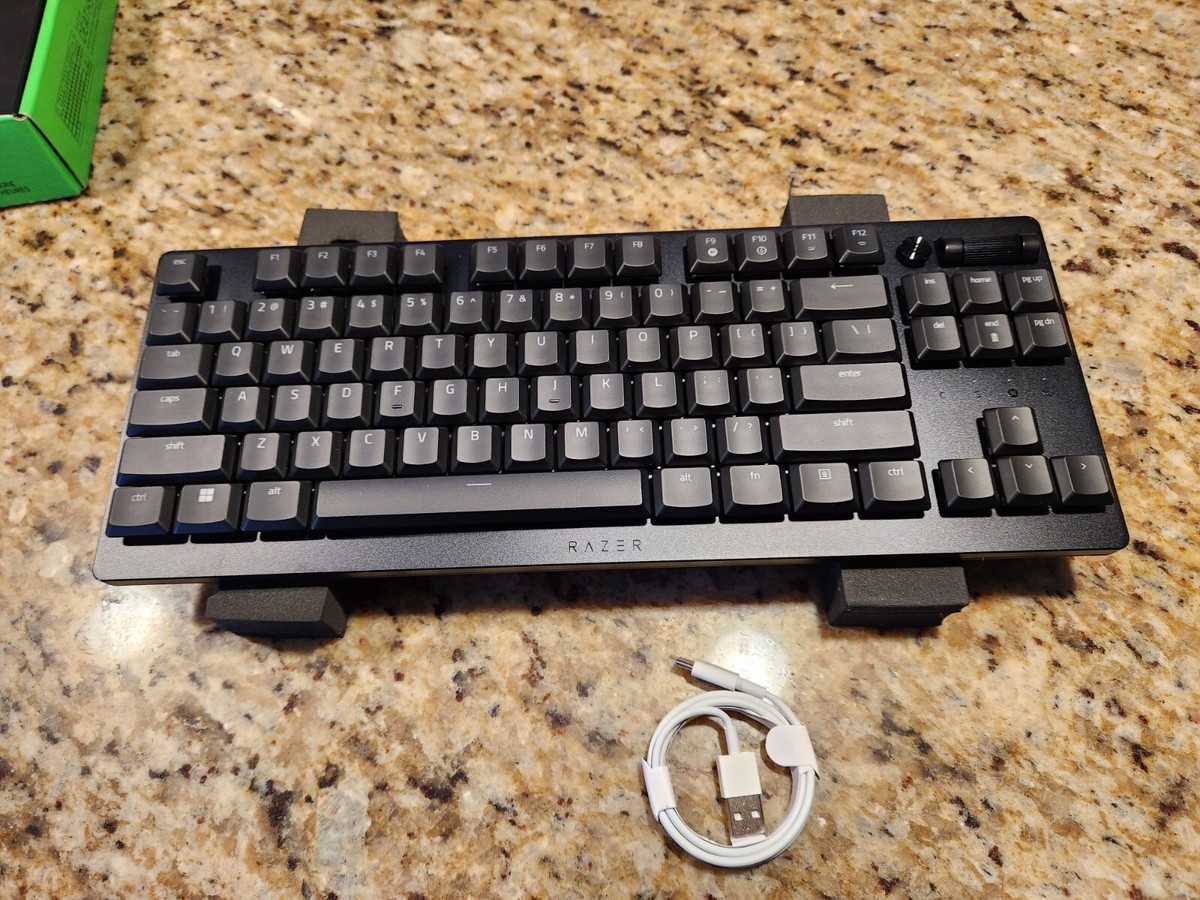 Razer DeathStalker V2 Pro Tenkeyless (Red Switch) - Draadloos Optical Low-Profile Gaming Keyboard (Linear Optical Switches, draadloze HyperSpeed, Bluetooth 5.0) QWERTY US-Layout | Wit Razer DeathStalker V2 Pro Tenkeyless (Red Switch) - Draadloos Optical Low-Profile Gaming Keyboard (Linear Optical Switches, draadloze HyperSpeed, Bluetooth 5.0) QWERTY US-Layout | Wit