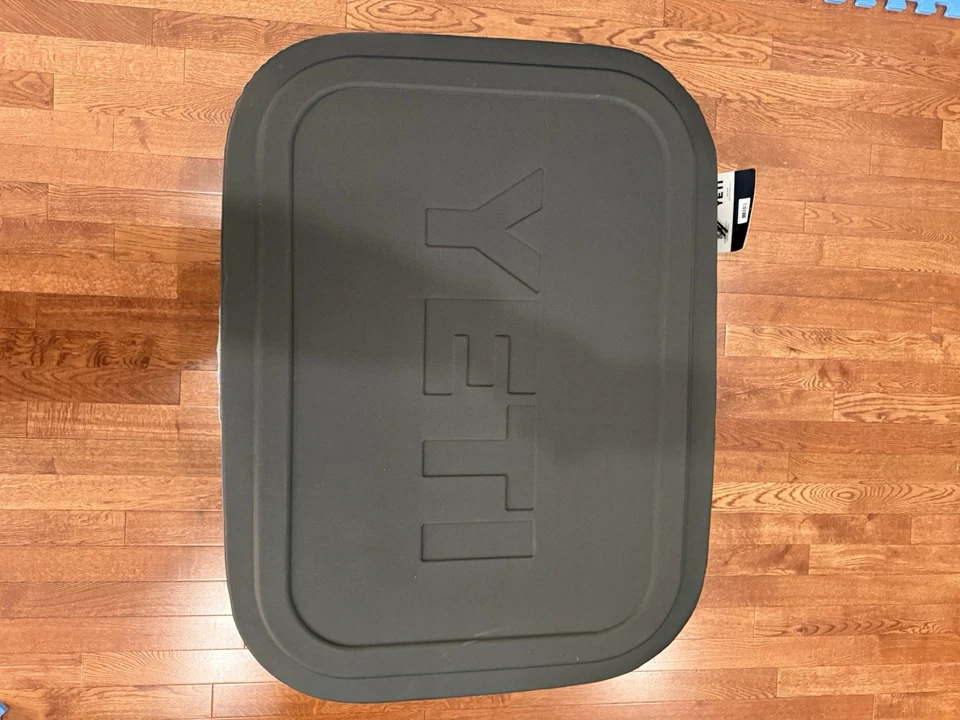 Cama para perros YETI Trailhead, diseño lavable duradero Foto 4 de 4