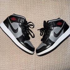 Air Jordan 1 Mid GS Size 5Y Nike Athletic Shoes Black Grey Shadow
