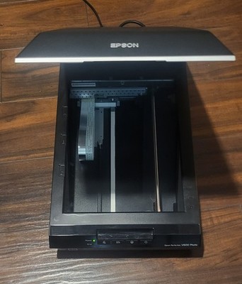 Epson Perfection V600 Photo Flatbed Scanner J252A, TESTED,  Missing Document Mat