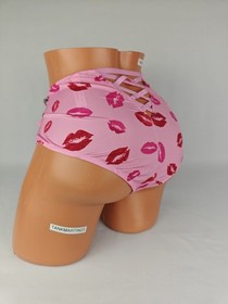 Cacique Cheeky Brief Sexy Plus Panty Lingerie 18/20 Pink Red Lips Kisses