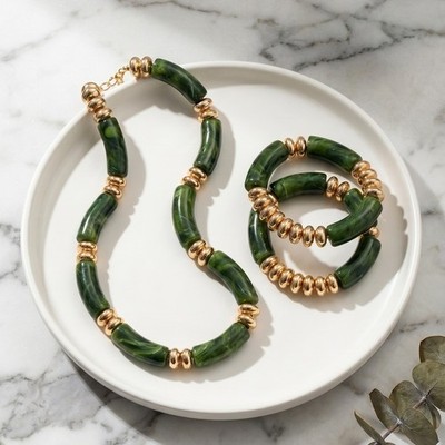 Goldgrünes Jade Trio von natürlicher Eleganz - Halskette + 2 passende Armbänder   