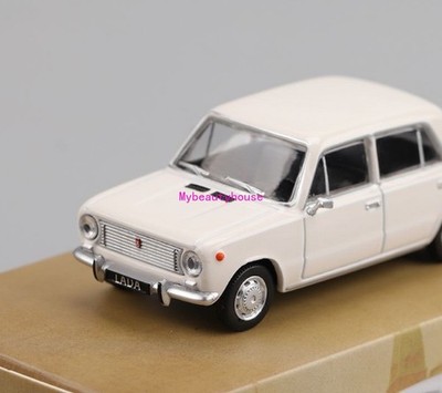 Perka 1:64 White 1970 LADA 2101 Classic Vintage Model Diecast Metal Car 
