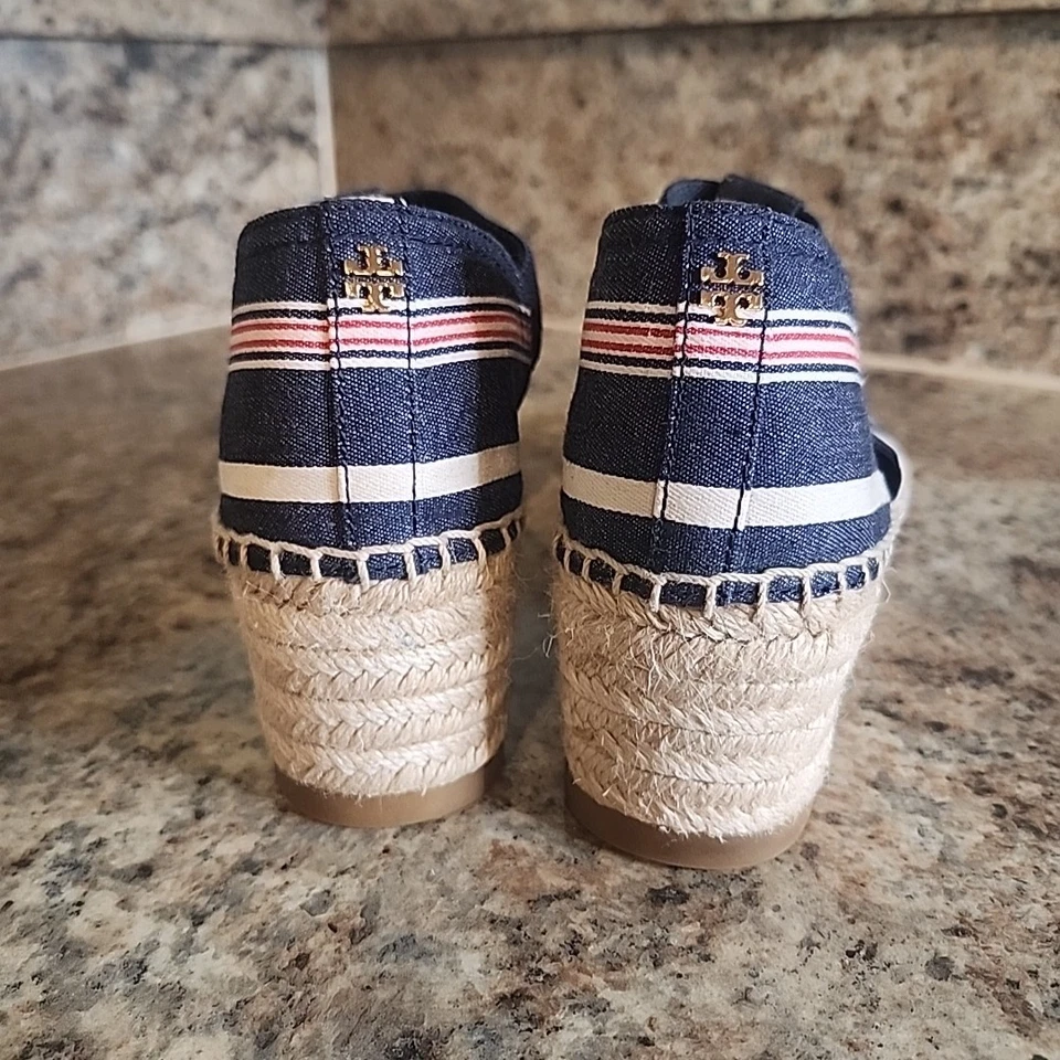  Sandália anabela listrada TORY BURCH Catalina Espadrille azul marinho/vermelho/branco tamanho 8.5 - Imagem 4 de 4