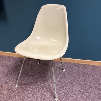 Herman Miller Eames Vintage Fiberglass Chair