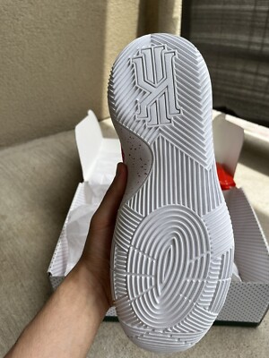 NEW Size 11 US Nike Kyrie 2 Ky-rispy Kreme Non Windowed Box  display picture 1