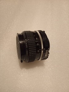 Nikon Nikkor 28mm F2.8 AId Very Fast Prime Wide angle Lens film DSLR mirrorless