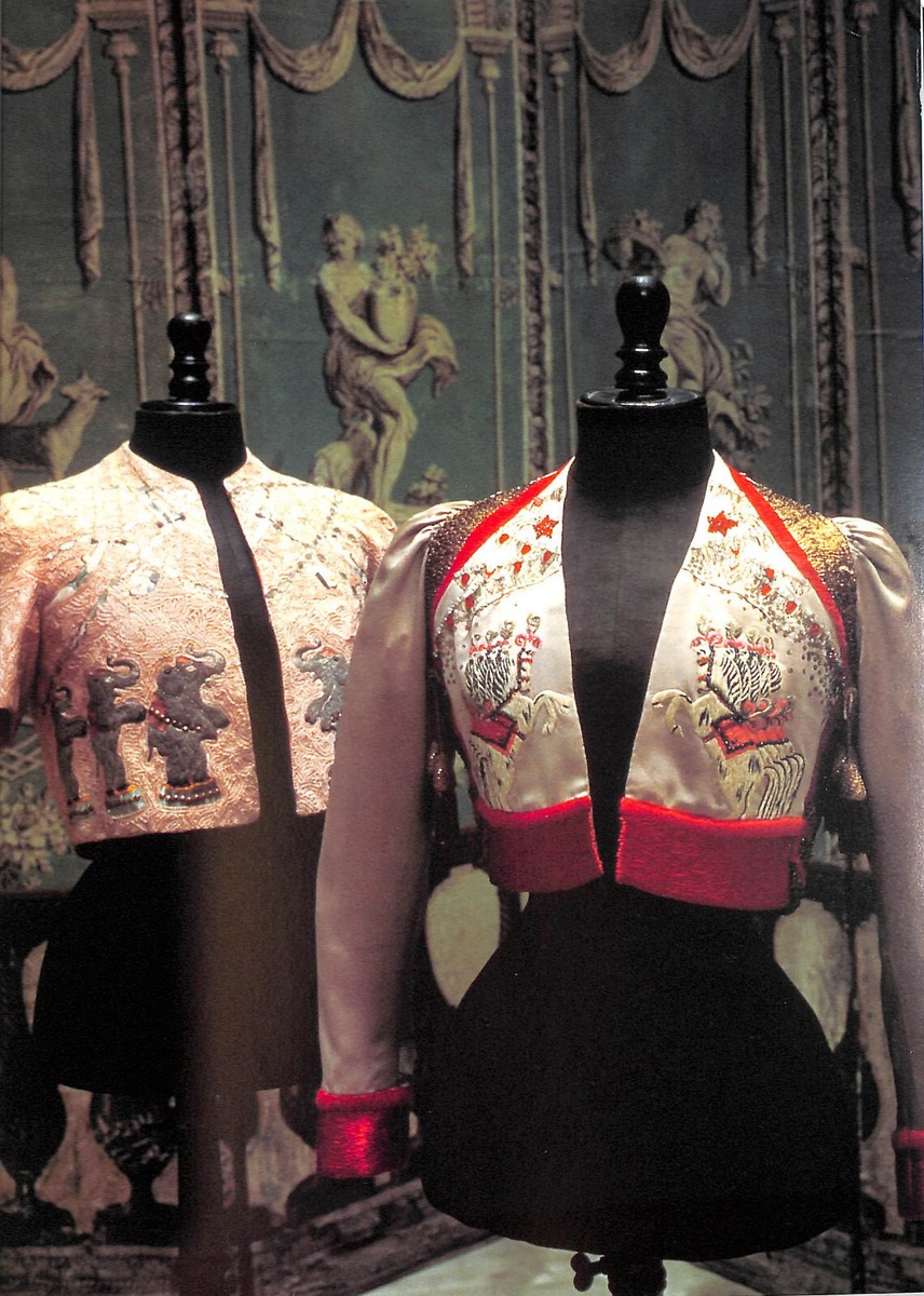 洋書 elsa schiaparelli  empressofparisfashion Elsa Schiaparelli: Empress of Paris Fashion: White, Palmer