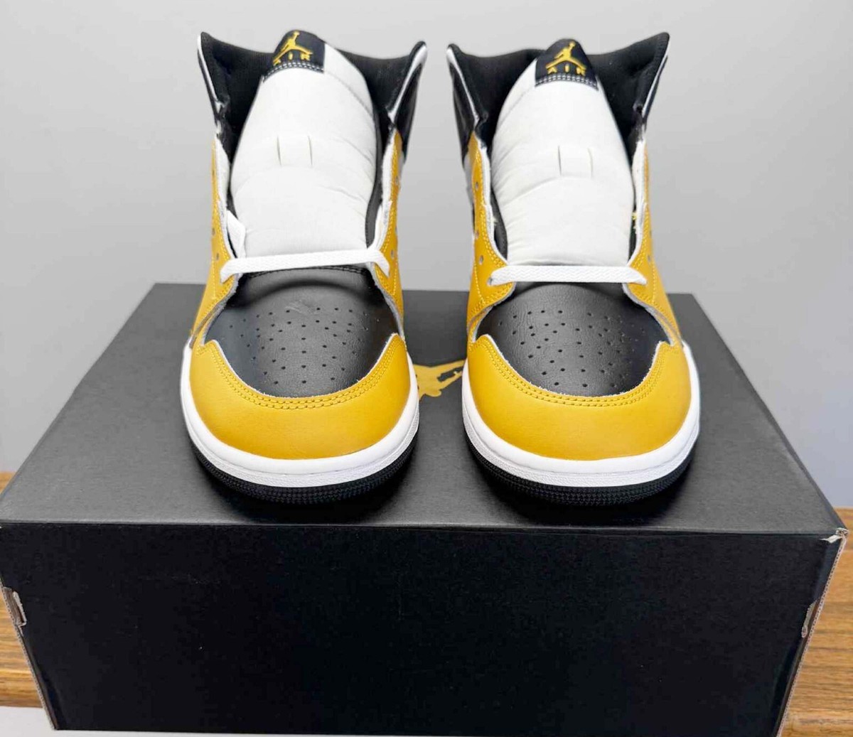 New Nike Air Jordan 1 Mid Mens Size 11 Yellow Ochre Black