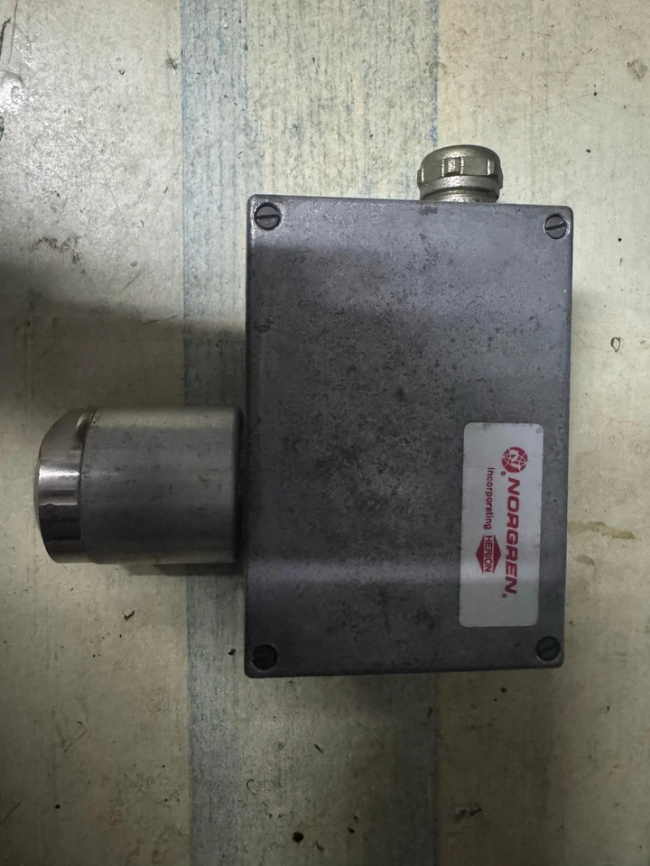 Pressure Switch - Image 2 of 4