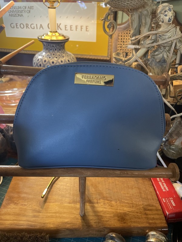 FERRAGAMO PARFUMS TRAVEL TOILET BAG — BLUE NEVER BEEN USED