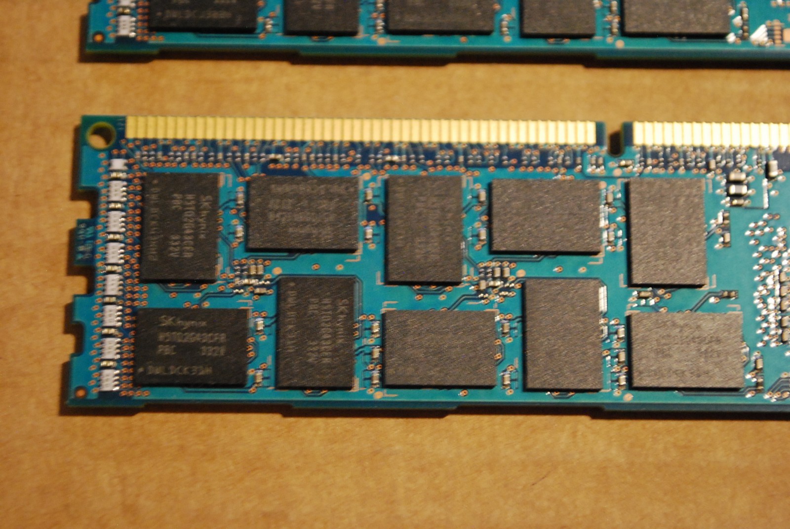как выглядит Hynix 32GB 4X8GB 2RX4 DDR3 1600MHz ECC Registered Server Memory Ram RDIMM фото