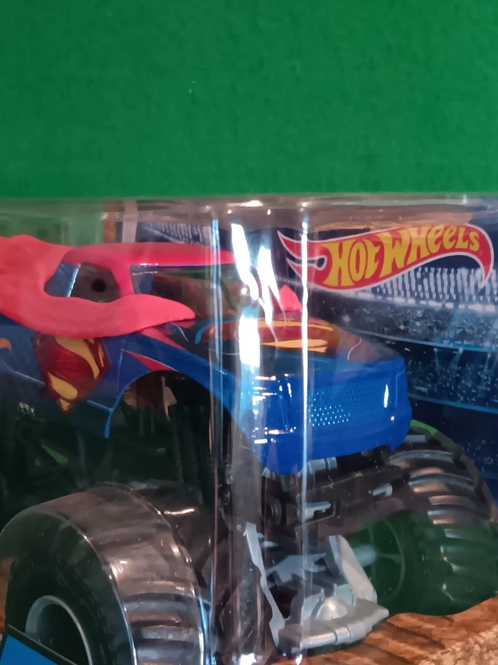 2016 Hot Wheels 1/24th Superman Monster Jam Truck, New in Package!!!! - Image 3 of 4