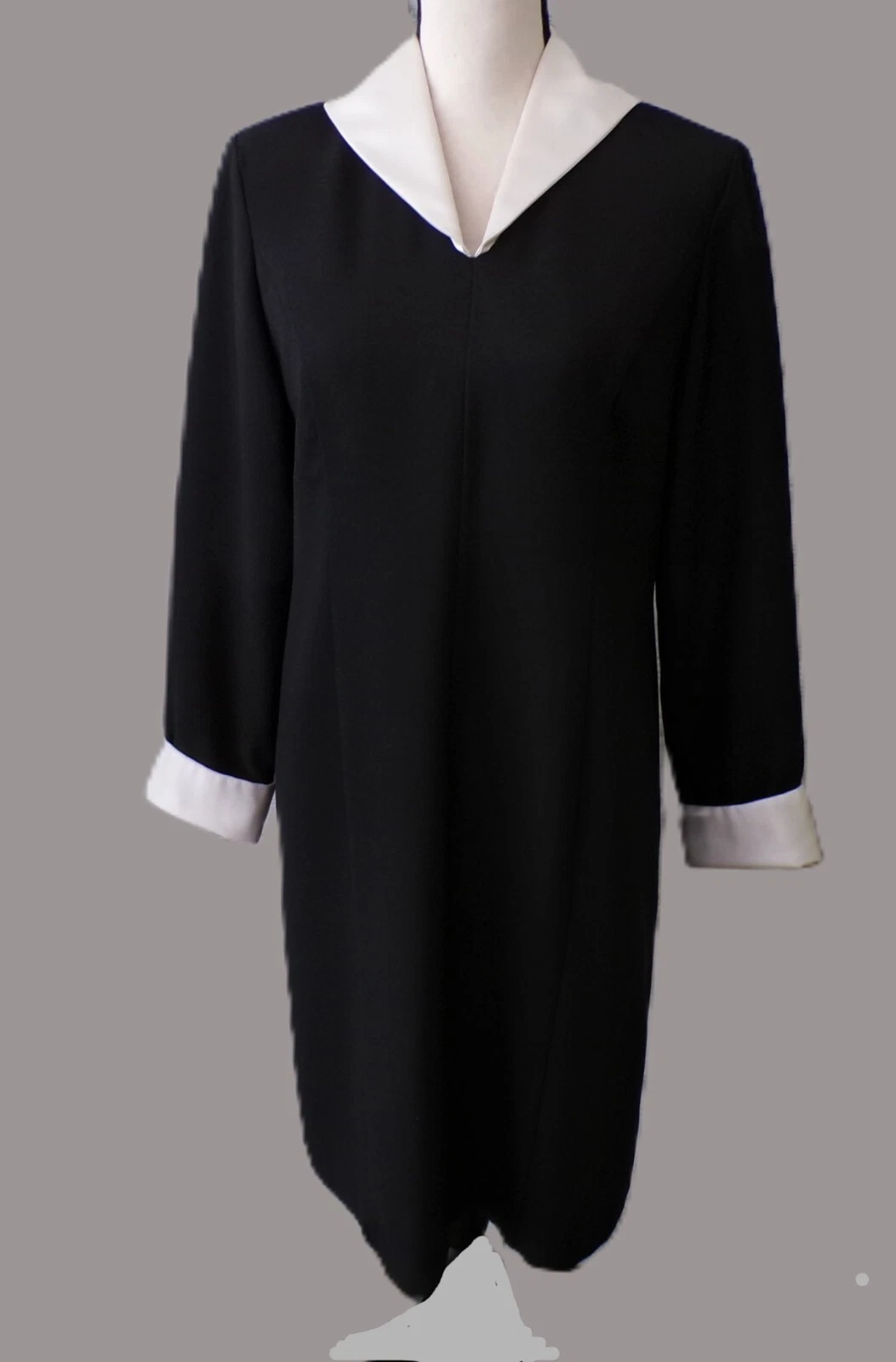 VETEMENTS Y2k ABITO NERO M mercoledì Addams raso bianco colletto a punta e polsini vintage grunge