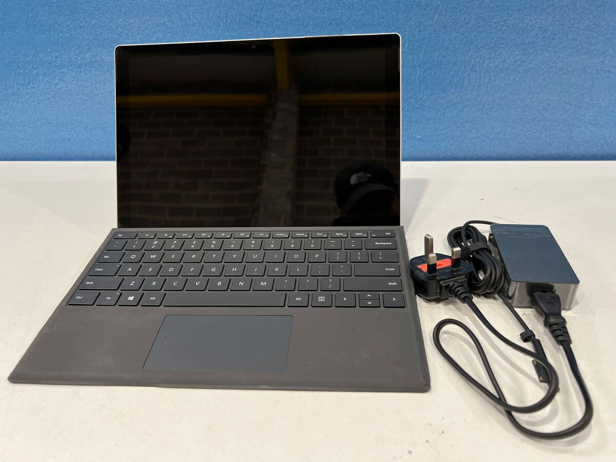 Microsoft Surface Pro 5 - Core i5 2.6GHz, 8GB RAM, 128GB SSD