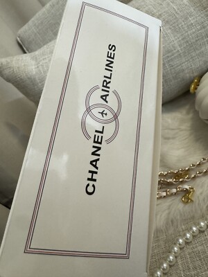 Chanel Beauty VIP Limited Edition Novelty Rhinestone Shell Pearl
