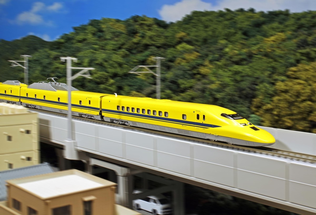 Shinkansen Model Train DOCTOR YELLOW Shinkansen Inspection Train Model ...