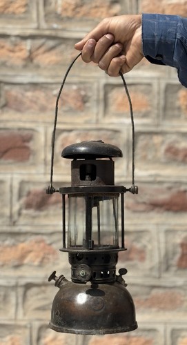 RARE VINTAGE BEAUTIFUL BRASS UNIQUE STAR MARK BRASS KEROSENE LANTERN.