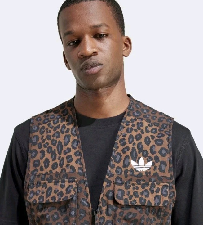 【BROWN】Adventure Vest Polyester Animal Print BROWN】Adventure Vest Polyester Animal Print 【公式通販】