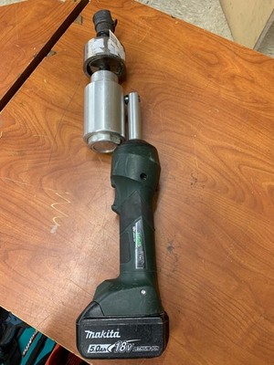 Greenlee LS100X Intelli-PUNCH 11-Ton Battery-Hydraulic Knockout Driv