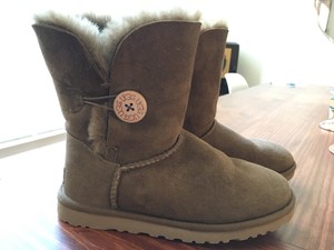 ugg sold