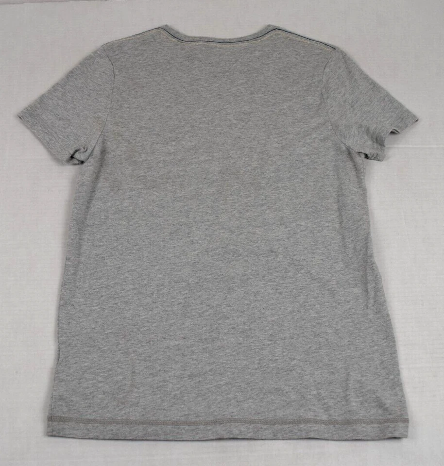 Camiseta Tommy Hilfiger Vintage Talla M Años 90 Gris Azul Marino Fieltro Difuso Letras Foto 2 de 4