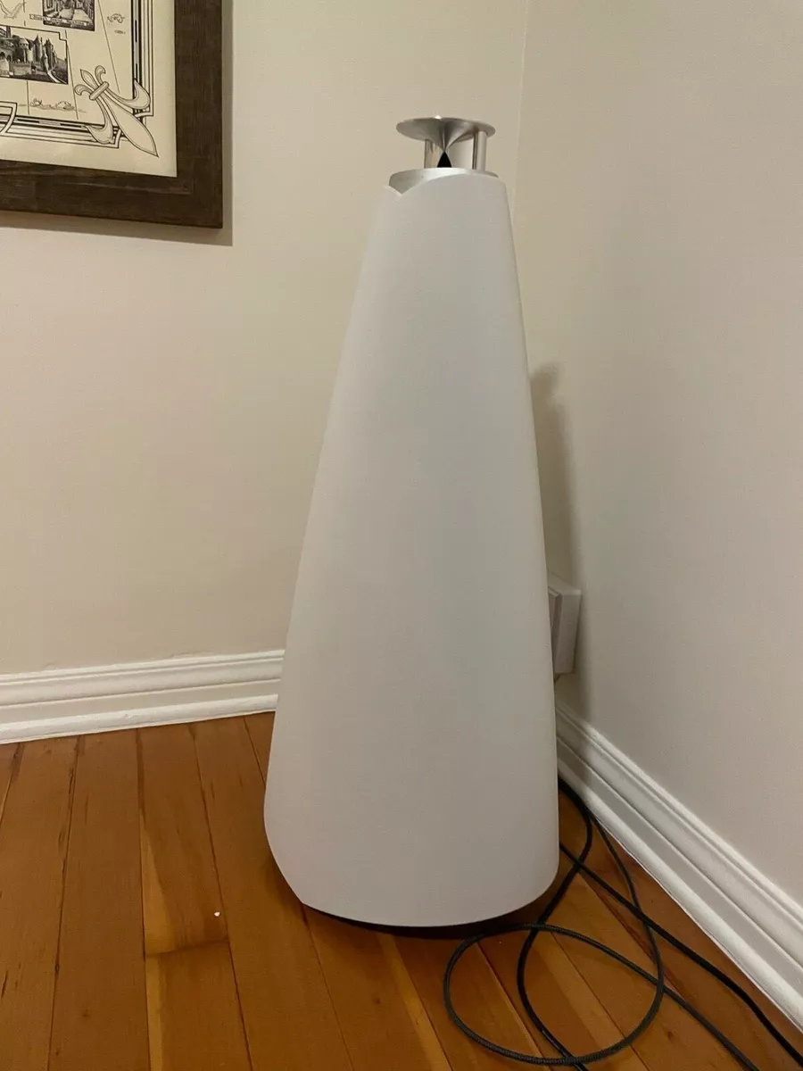 bang olufsen beolab 20 in white barely used in mint condition