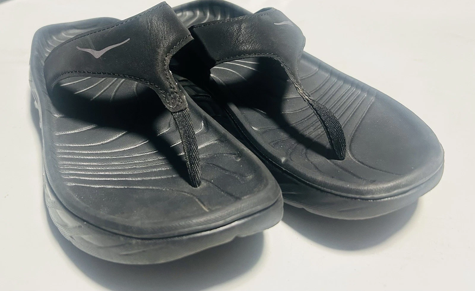 HOKA ONE ONE Infradito Hoka One Ora da recupero taglia W 10 taglia M 9 sandali neri con perizoma LN