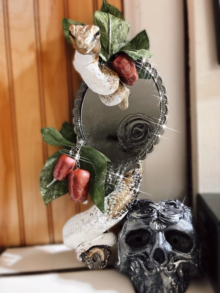 Arte de pared serpiente gótica, espejo de mano, decoración de Halloween que brilla en la oscuridad Foto 3 de 3