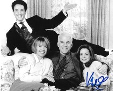* KIMBERLY WILLIAMS-PAISLEY * signed 8x10 photo * FATHER OF THE BRIDE * COA * 3