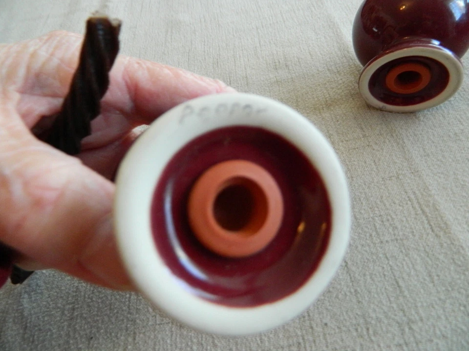 Juego de sal y pimienta granate Homer Laughlin & Co. Fiesta Ware FT Foto 4 de 4