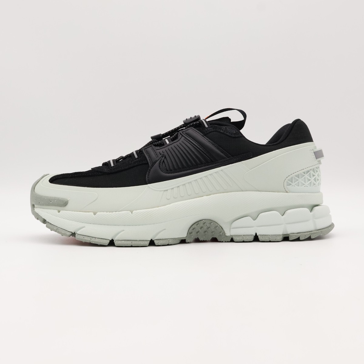 FV2295-001 Nike Zoom Vomero 5 Roam Black Light Silver (Men